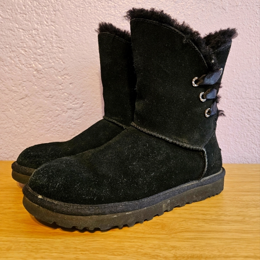 *READ DESCRIPTION* Ugg Constantine Black Lace Trim Shearling Sheepskin Boots